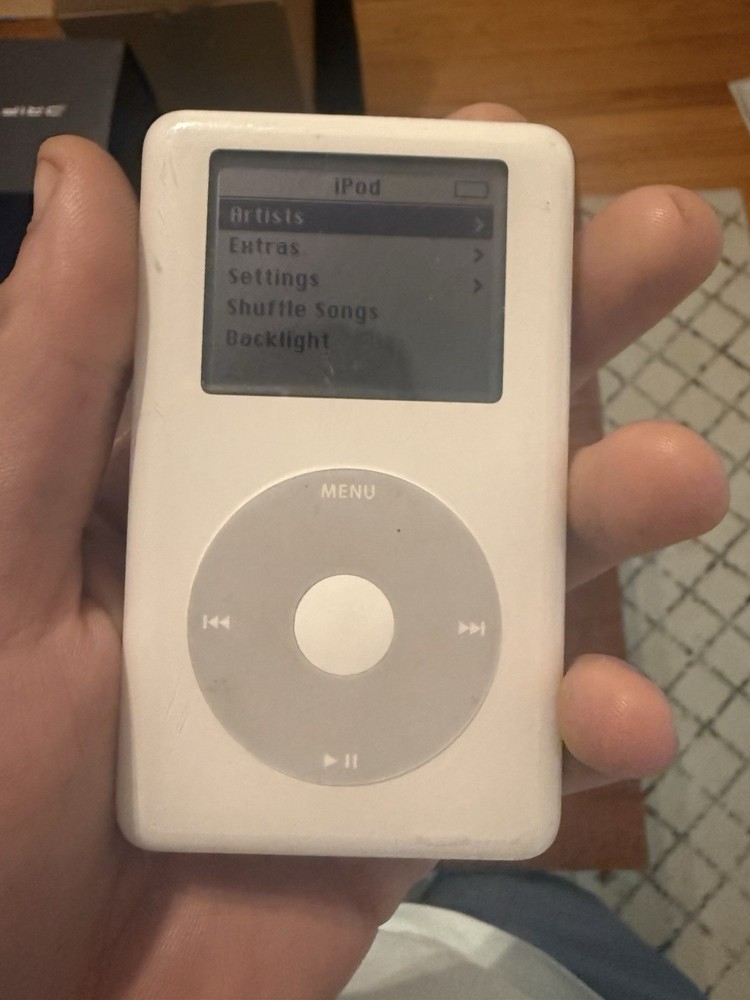 Apple iPod Classic 4th Generation 20GB White