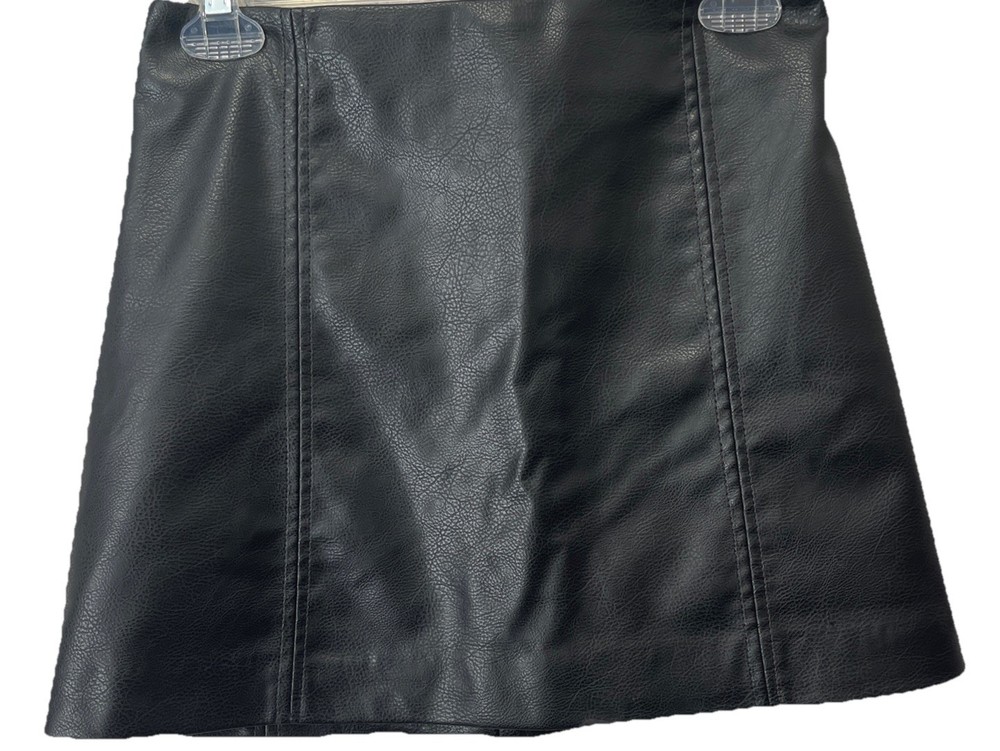 H&M Vegan Friendly Leather Black Mini Skirt Women's Size 4