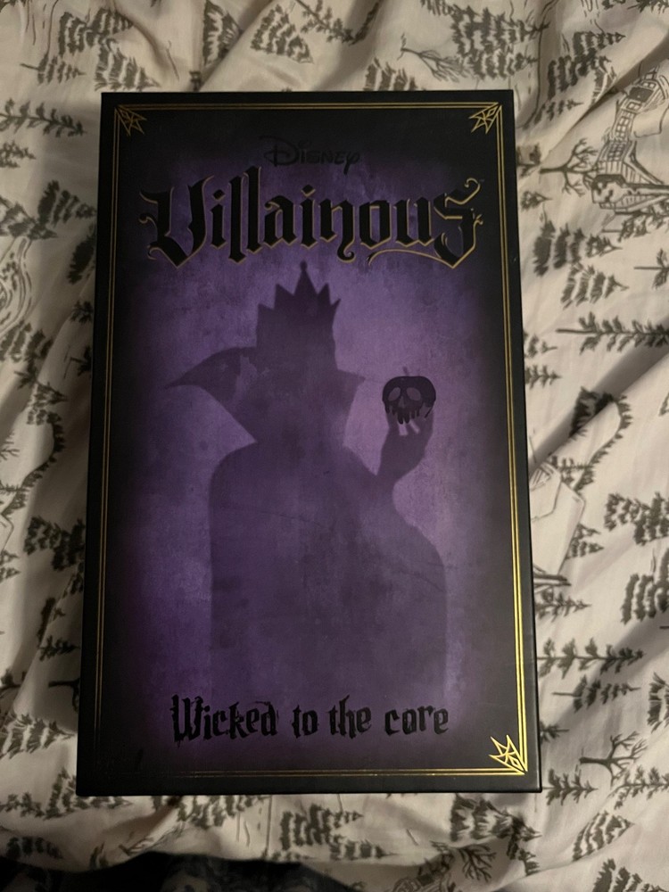Disney Villainous -Wicked to the Core board game Hades, Dr. Facilier, Evil Queen