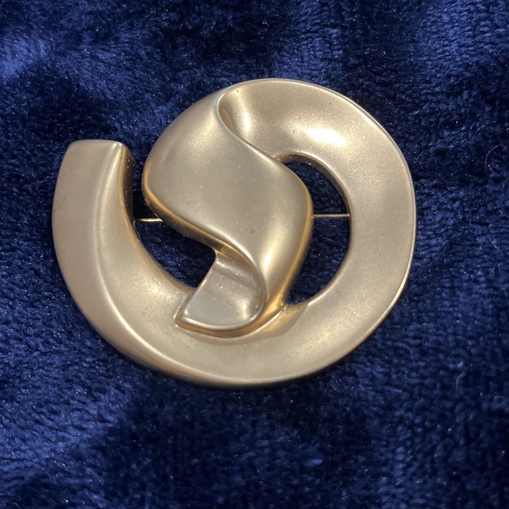 Vintage Estate Matte Gold Tone Ribbon Art Deco Style Brooch Pin