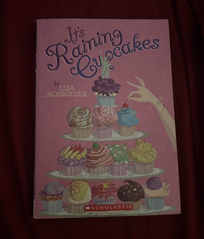 It's Raining Cupcakes by Lisa Schroeder (2011, Trade Paperback)