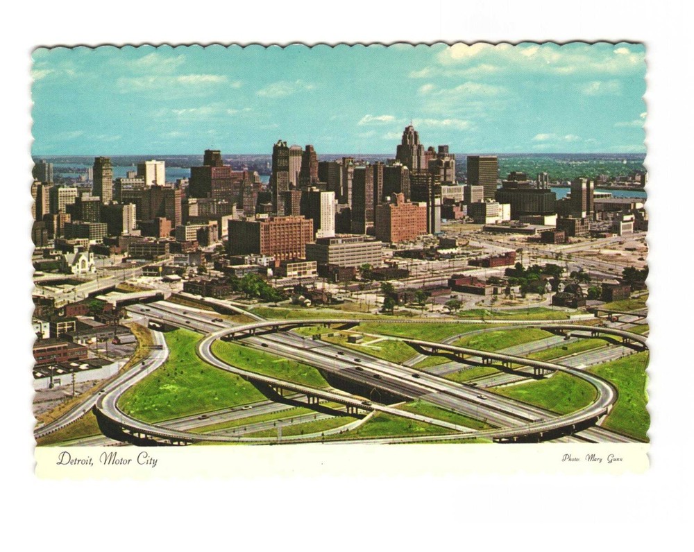 Detroit MI Motor City Vintage postcard Unposted