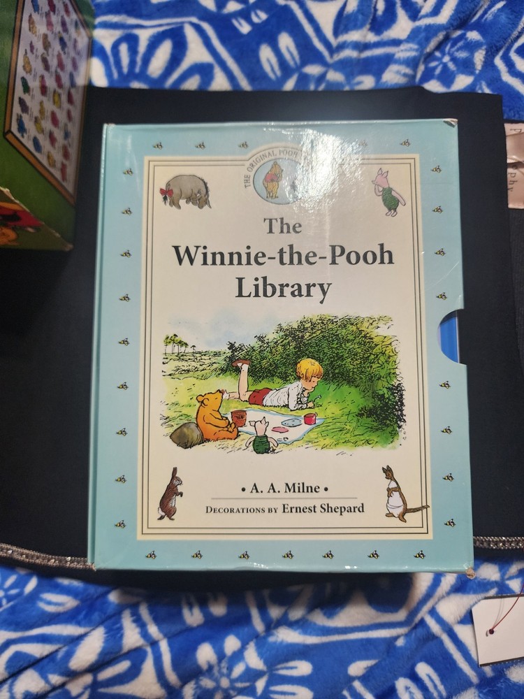 The Winnie-The-Pooh Library Original Pooh Treasury 12 Box Set A. A. Milne
