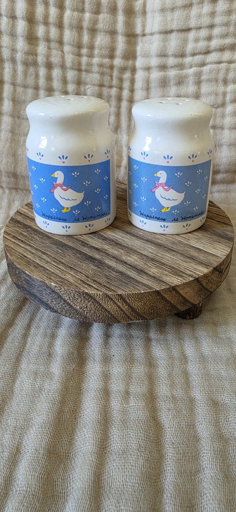 VTG Country Geese Blue & White Salt Pepper Shakers