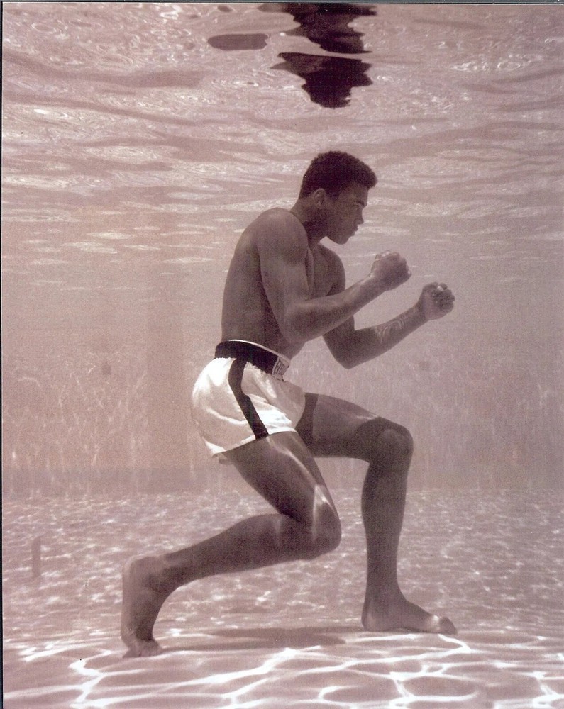 Muhammad Ali Boxing, Training Under Water 8x10 PHOTO PRINT