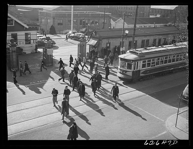 Photo:Newport News Virginia Shipyards 1941 Streetcar Workers Crossing