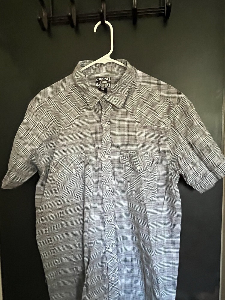 VTG Casual Country Outfitter Men’s XL Short Sleeve Shirt - Pearl Snap-pockets