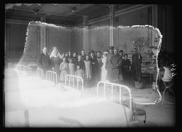 Photo:Italy 1917 1920 American Red Cross Hospital Group Portrait