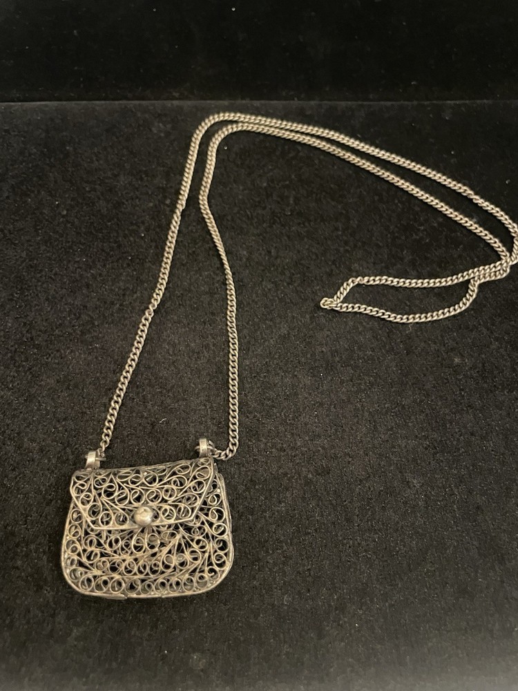 VTG Filigree Open Design Silver Tone PURSE LOCKETT NECKLACE *Open & Closes*