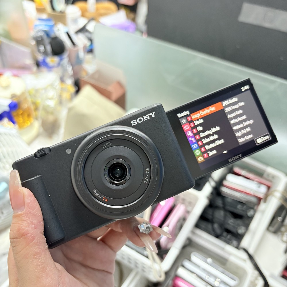 Sony ZV-1F 20.1Megapixel Digital Camera Black English - 95% New