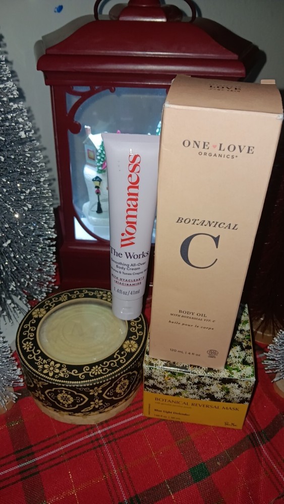 High End Lot Of 4 Botanical Face Mask, Bar Soap, Body Oil & Lotion