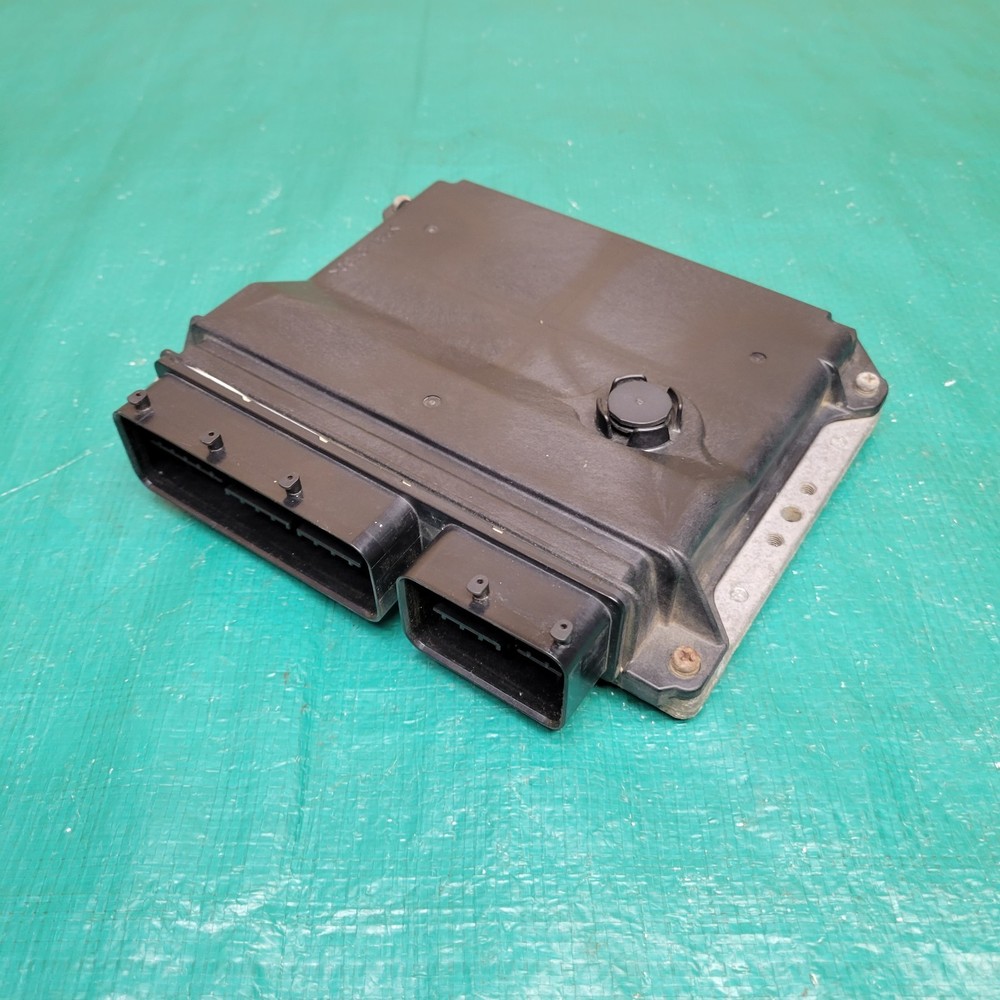2011-2012 Toyota Yaris Sedan A/T ECM Engine Control Module OEM 89661-52Q50