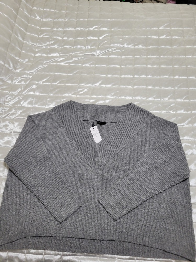 Express Women’s M Gray Cotton Knit V-Neck Long Sleeve Solid Pullover Sweater