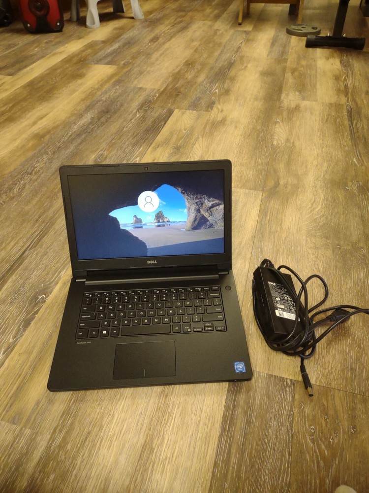 Dell Latitude 3460 Celeron 3215U 1.7 GHz 8 GB 512 GB SSD Windows 10 Pro Laptop