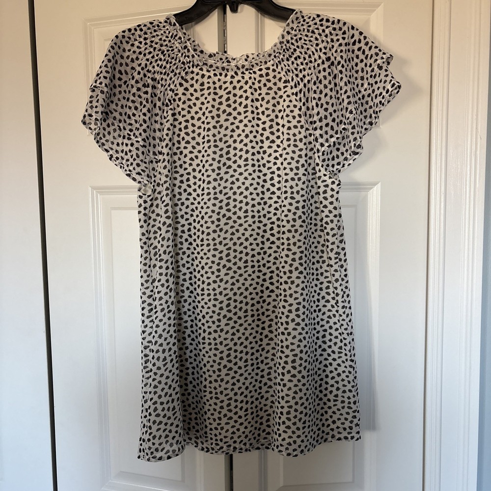 The Betsey’s Boutique Shop Size Large Animal Print Blouse Fully Lined