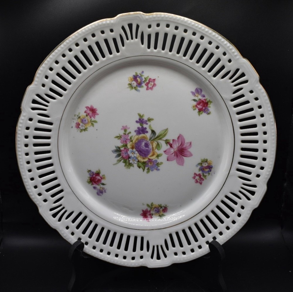 Vintage Schwarzenhammer Bavaria Germany Reticulated Porcelain Plate Floral 10.5”