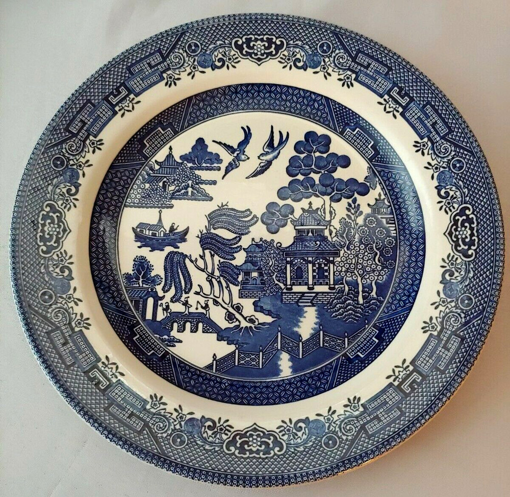 Set Of 2 Churchill Blue Willow Dinner Plates England 10 1/4