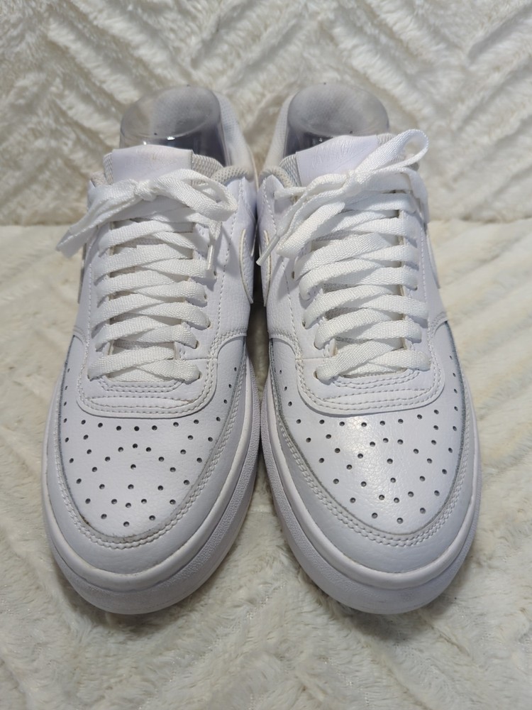 S1 White Nike Air Force One Women's Size 9 Iconic Streetwear Staple