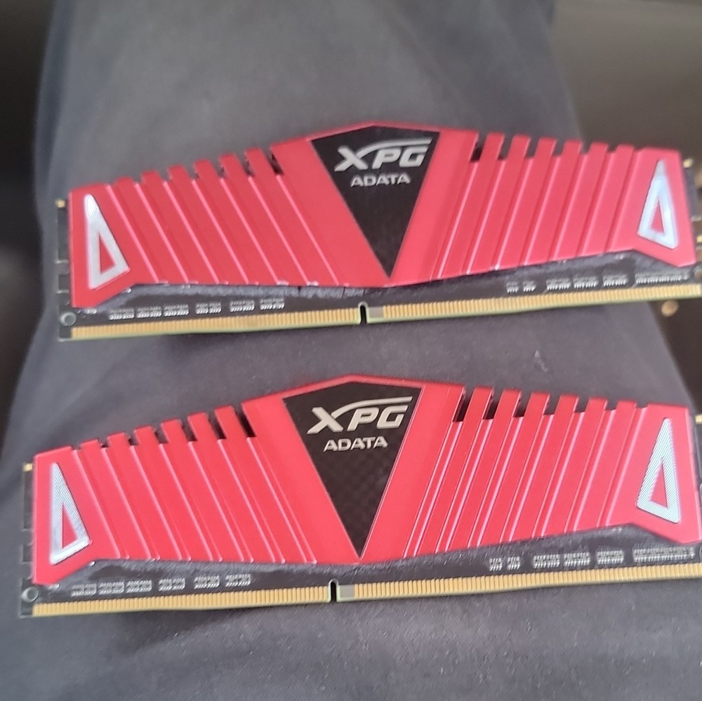ADATA XPG 16GB (2x8GB) DDR4 288-Pin DIMM Non-ECC Unbuffered PC4
