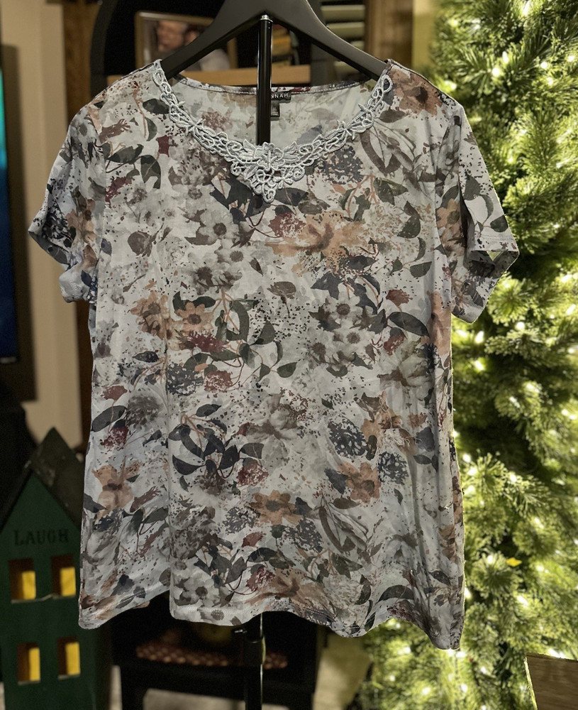 HANNAH Women’s XL Multicolor Floral Round Neck Short Sleeve Pullover Blouse