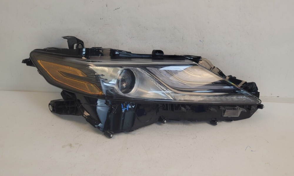 2018-2023 Toyota Camry XLE XSE Right Passenger LED Headlight Assembly