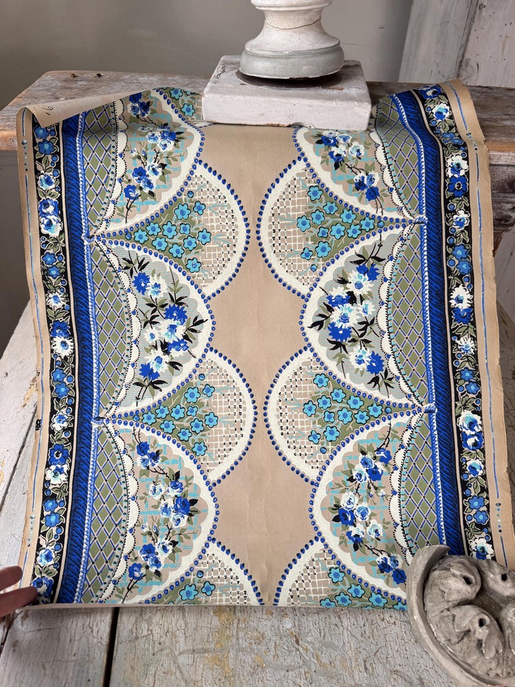 22x20 Vintage Wallpaper French Blue Floral Geometric Lattice Stripe Cottage Chi