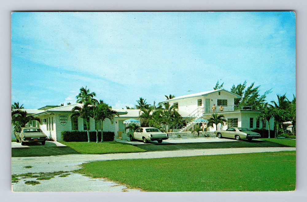 Deerfield Beach FL-Florida Terrace Apartments Vintage Postcard Standard Postal