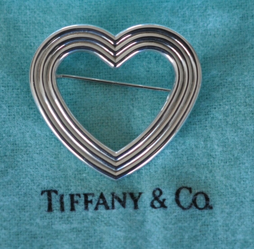 Tiffany & Co Menard Heart Brooch Pin in Sterling Silver 925 1.5 Inch