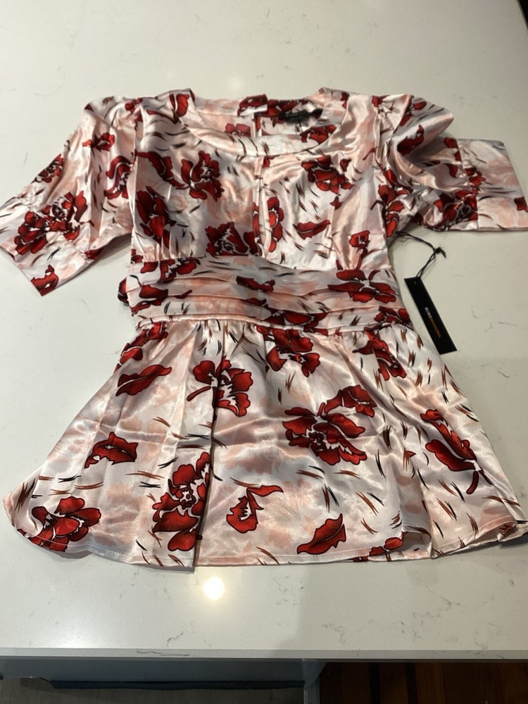 Bcbg Maxazria Satin Red Floral Babydoll Keyhole Blouse W/Tie Pink Red Size M
