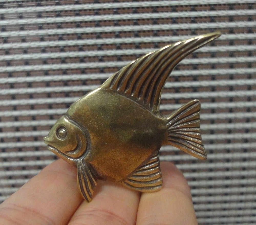 Vintage Style Solid Brass Fish Figurine Sea Animal Statue for Garden Home Decor