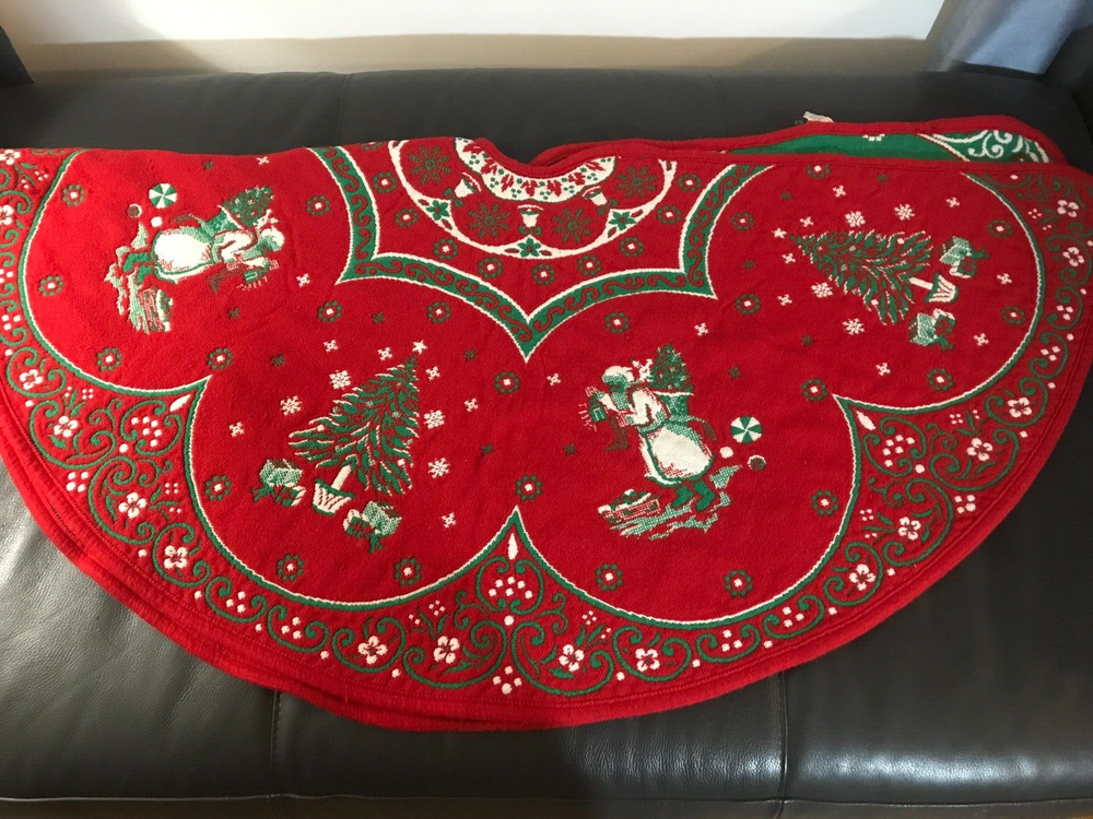 VTG Pietrangeli & Fa Abruzzi Reversible Red Green Artisan Tree Skirt-image