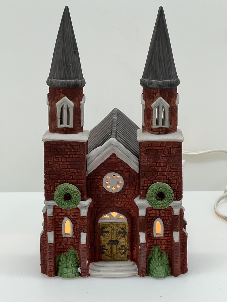 Dept 56 Retired Brick Abbey Heritage Village Collection #6549-8 Limited Edition