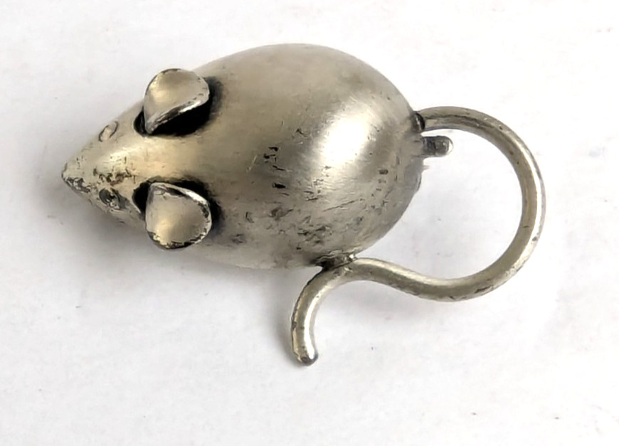 Vintage BEAU Sterling Silver Mouse Small Scatter Brooch Lapel Pin 1