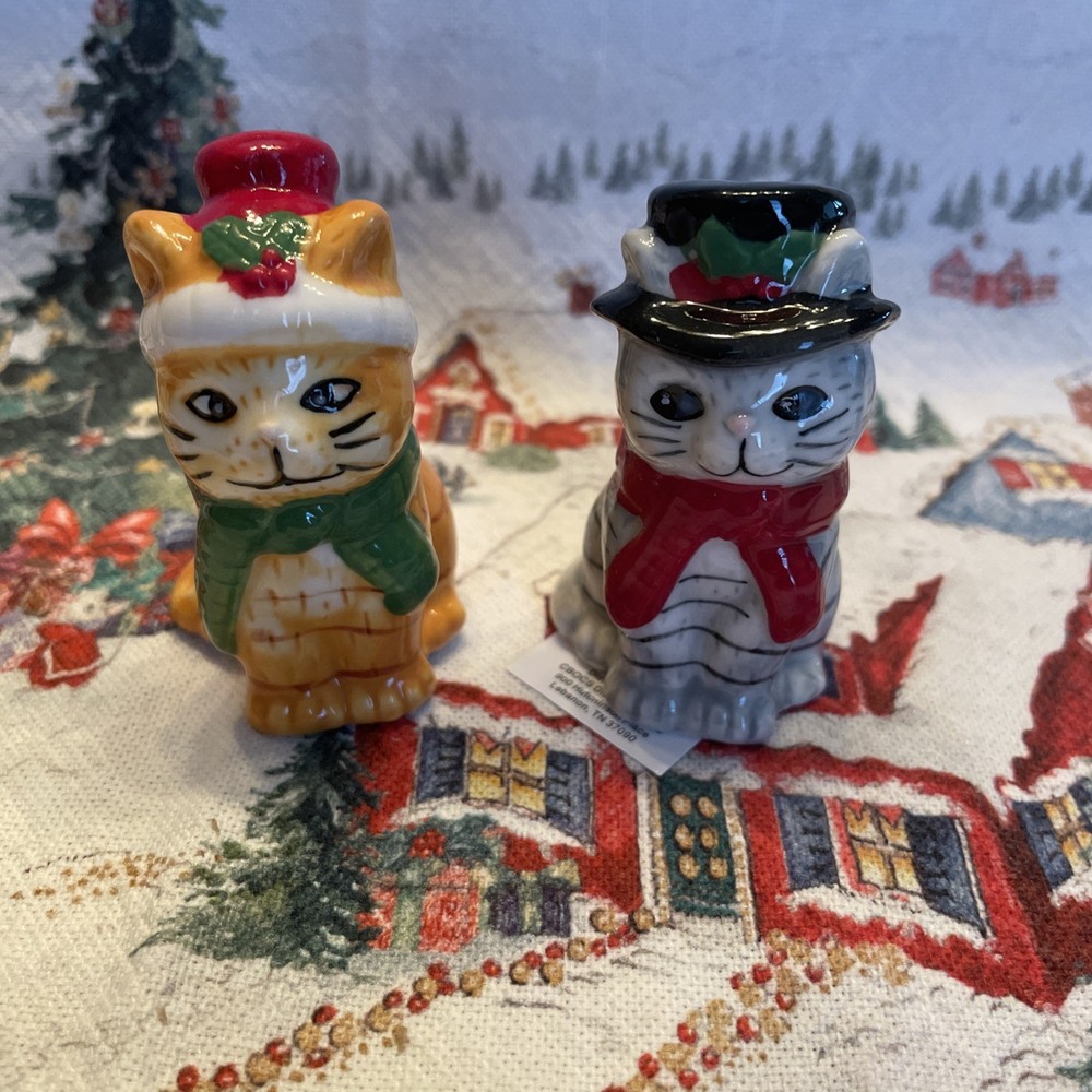 Cracker Barrel Christmas Cats mini Salt & Pepper Shaker Set Holiday 2025 New=
