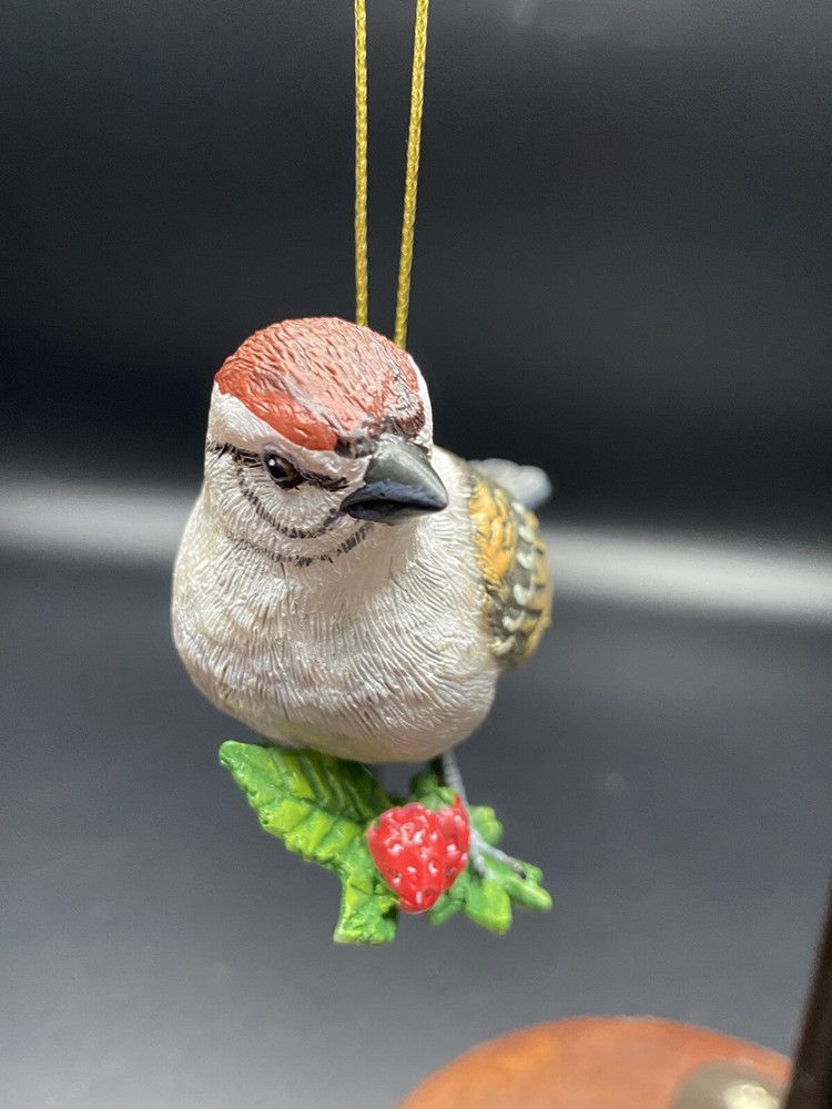 Danbury Mint Songbird Christmas Ornament Bird~Chipping Sparrow