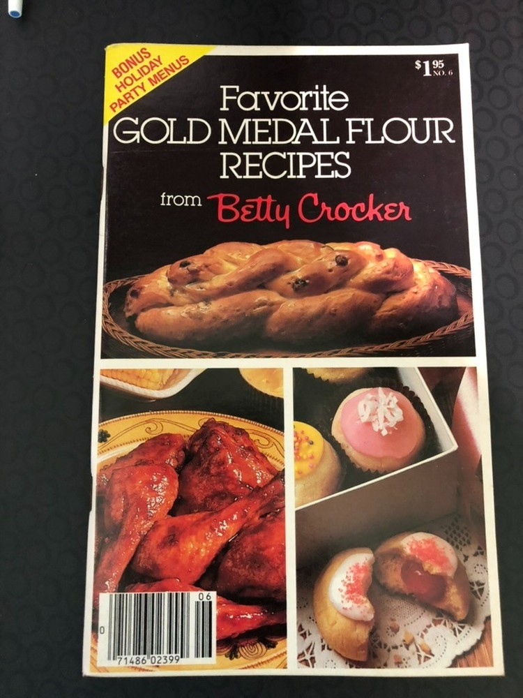 1980s Vintage Cookbook Collection- Keebler, Pillsbury, Betty Crocker (4)