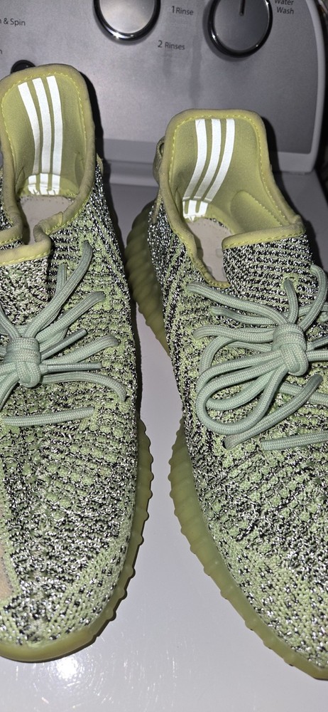 adidas Yeezy Boost 350 V2 size 8.5 Yeezreel (glow In The Dark)