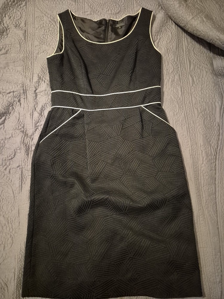 Tahari Women's Sleeveless Dress Size 8