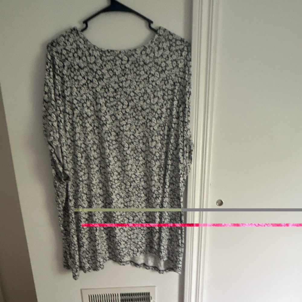 Old Navy Plus Size 3X Floral Short Sleeve Round Neck Blouse Black White
