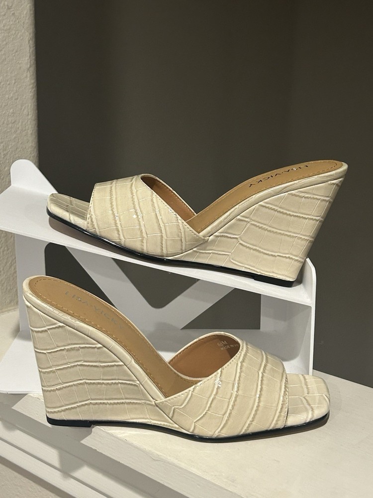 Lisa Vicky Adore-V Croco Wedge Sandals Cream Size 6.5M New Crocodile Style