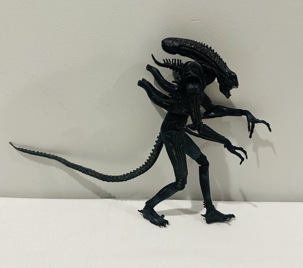 2013 Neca Aliens Xenomorph Ultimate Warrior Black Action Figure