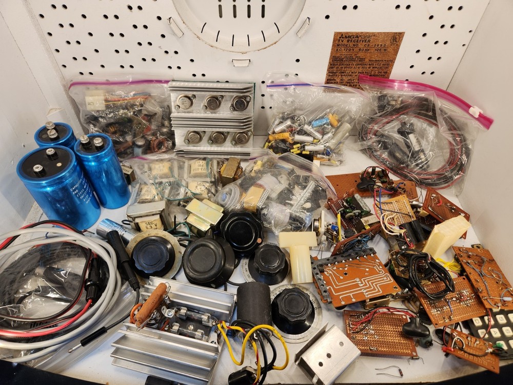 Vintage Ham Radio and Electronics Parts Lot, Capacitors, Knobs, Transformers.
