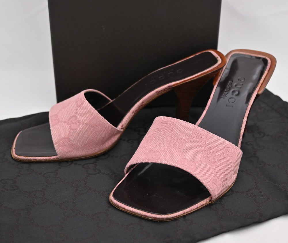 Gucci Monogram Logo Pink Sandals Size 5B Style GU5510CE