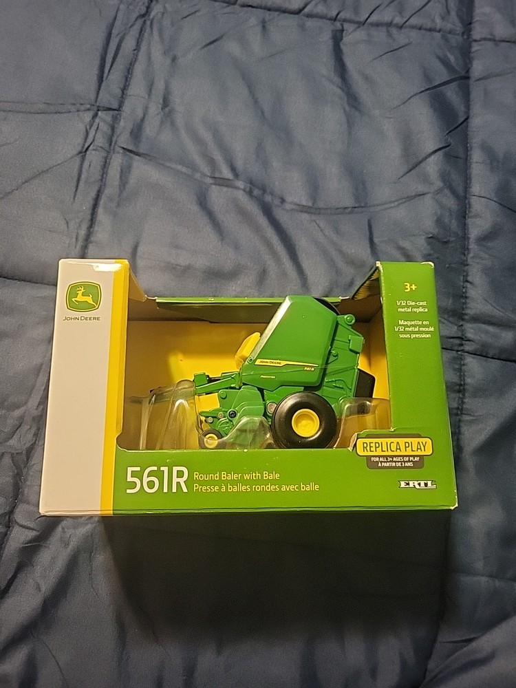 LP84371 John Deere ERTL 1/32 561R Round Baler 45901