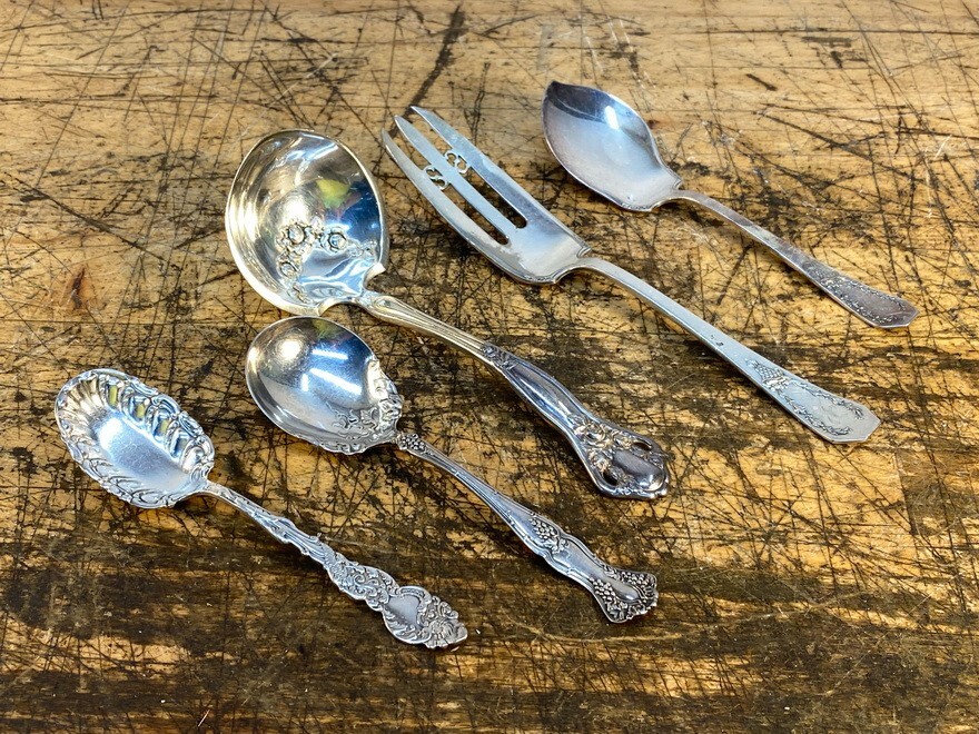 VINTAGE LOT of 5 HOLMES and EDWARDS XIV and ROGERS BROS SERVING FORK and SPOONS