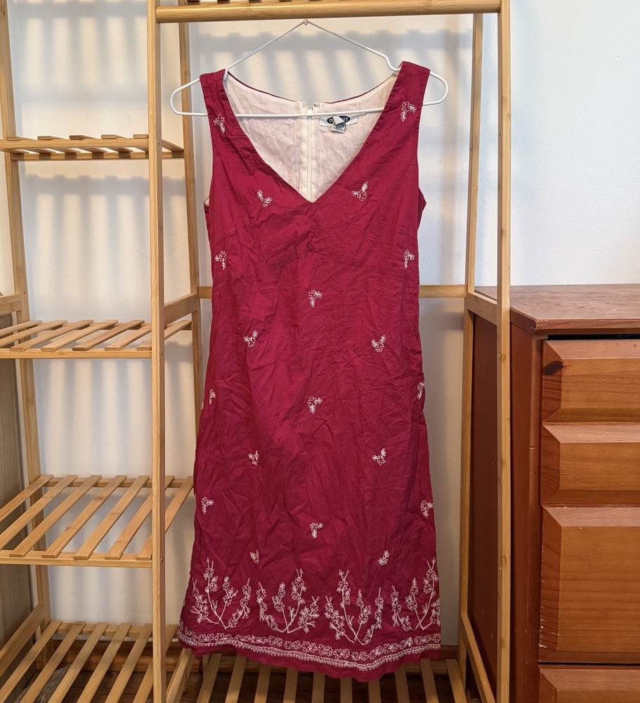 Old Navy Sheath Dress Dark Pink Embroidered Floral V-Neck Size 6