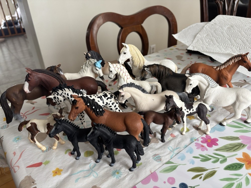 retired schleich horses lot