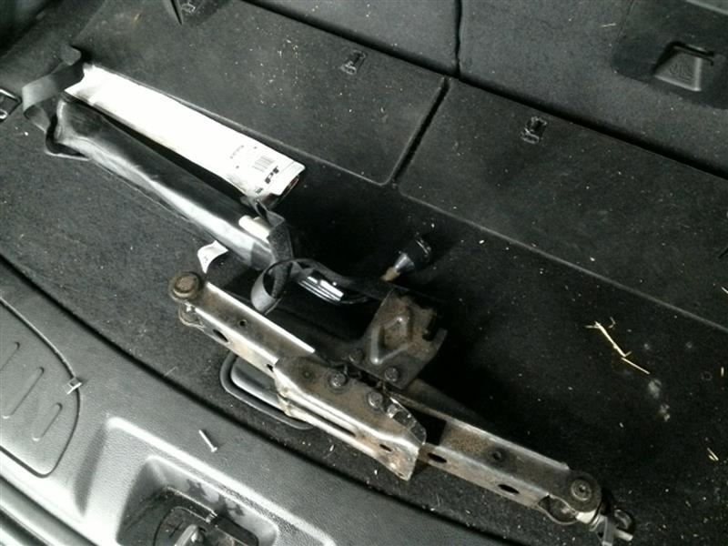 2015 Durango Jack 104641419 No Foam Tray No Spare Tire