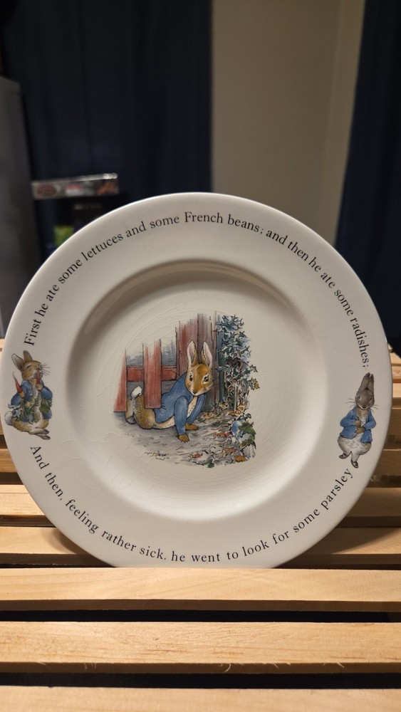 vintage Wedgwood Beatrix Potter Peter Rabbit 8” salad plate