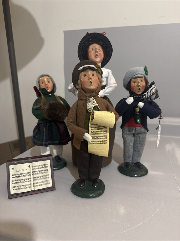 Byers' Choice Caroler figurines Lot 4pc